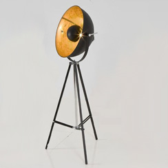 In de spotlight; de mooiste zwart/gouden lampen Vloerlamp 1L 3- Poot Schijnwerper Zwart