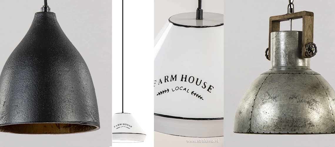 Dichte hanglampen boven de salontafe