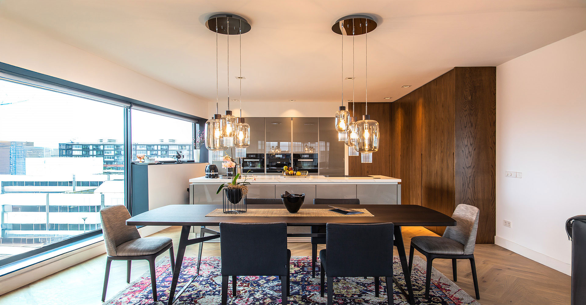 Thumbnail 2 of 3 lampen ophangen boven eettafe