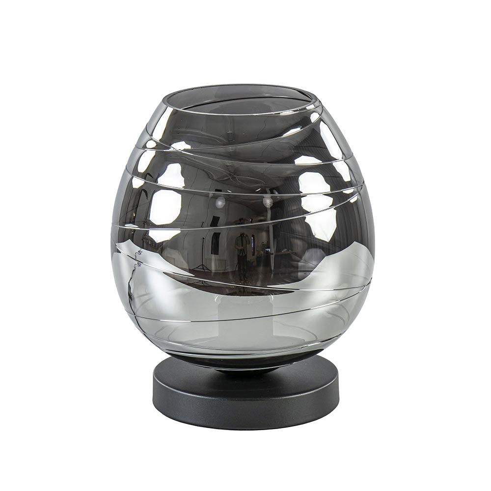 08451897 Mat zwarte tafellamp met smoke titanium glazen kap.jpg