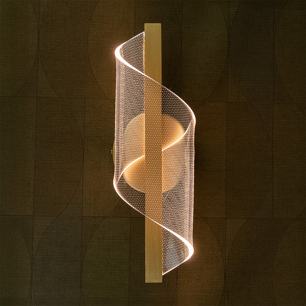 02030062 Wandlamp Curve plexi mat goud.jpg