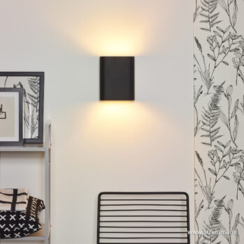 12700040 detail4 Moderne wandlamp zwart Straluma.jpg